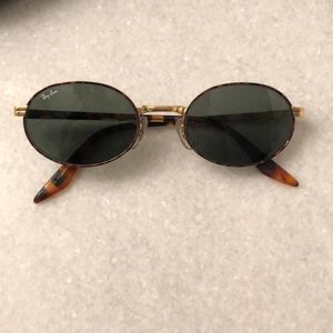 Ray-Ban retro glasses